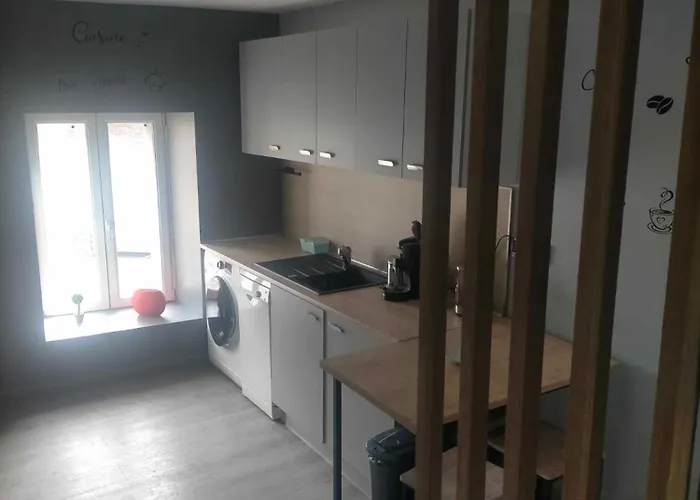 T2 Meuble Situe A 54970